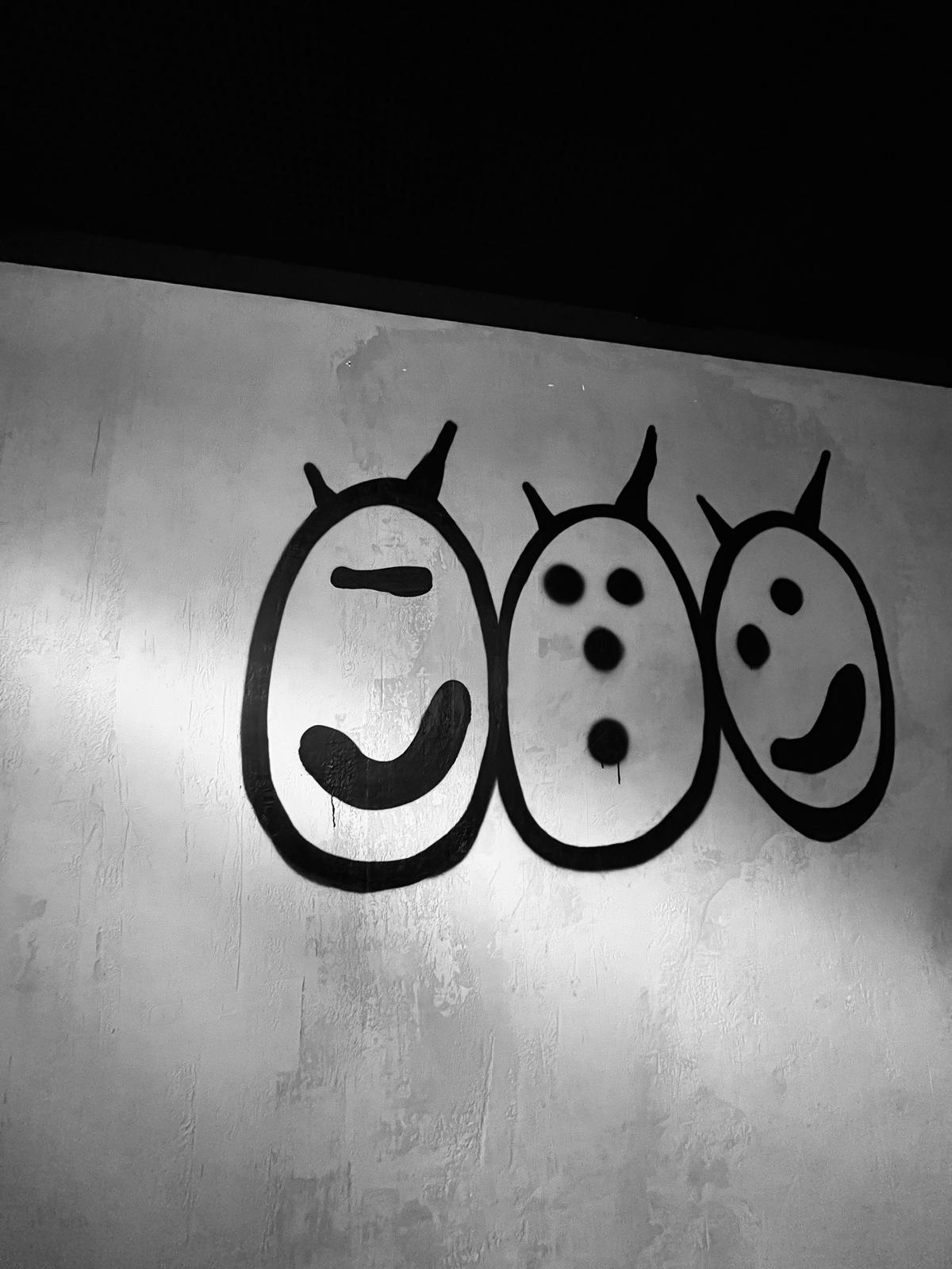 Black and white MOSTROS graffiti